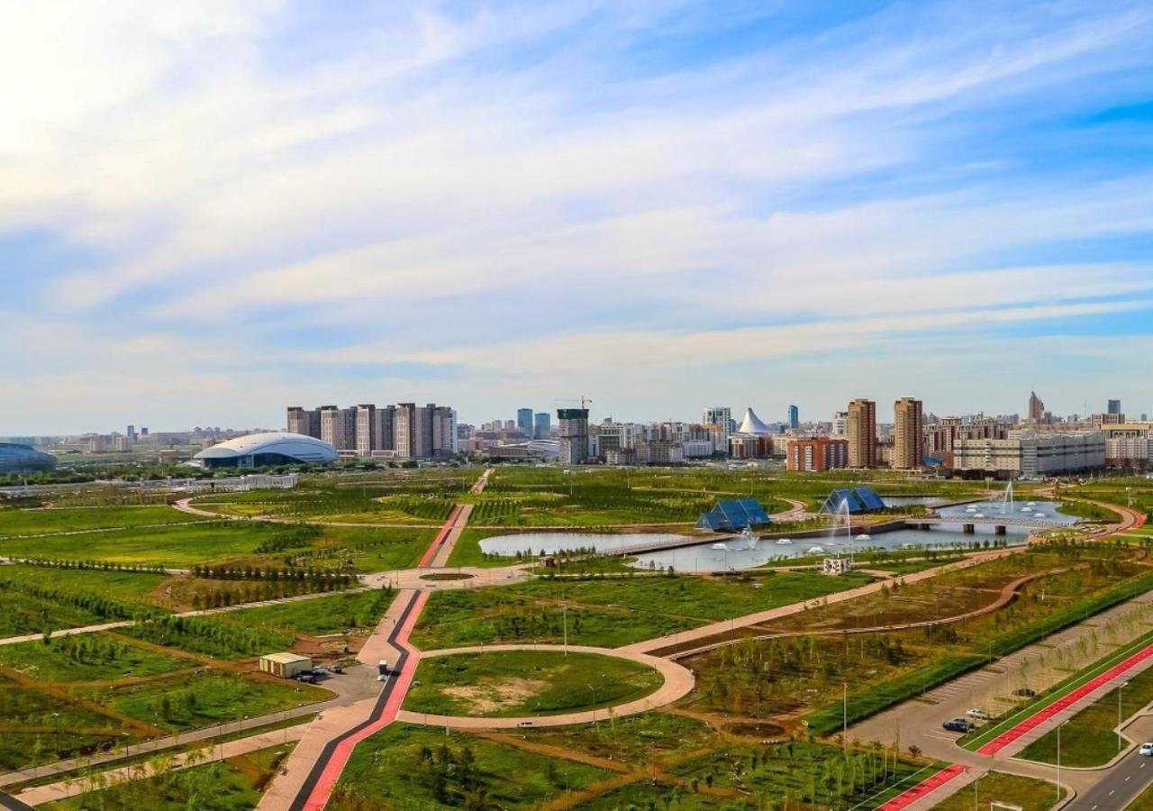Paris возле триумфальной арки * Nur-Sultan (Astana)