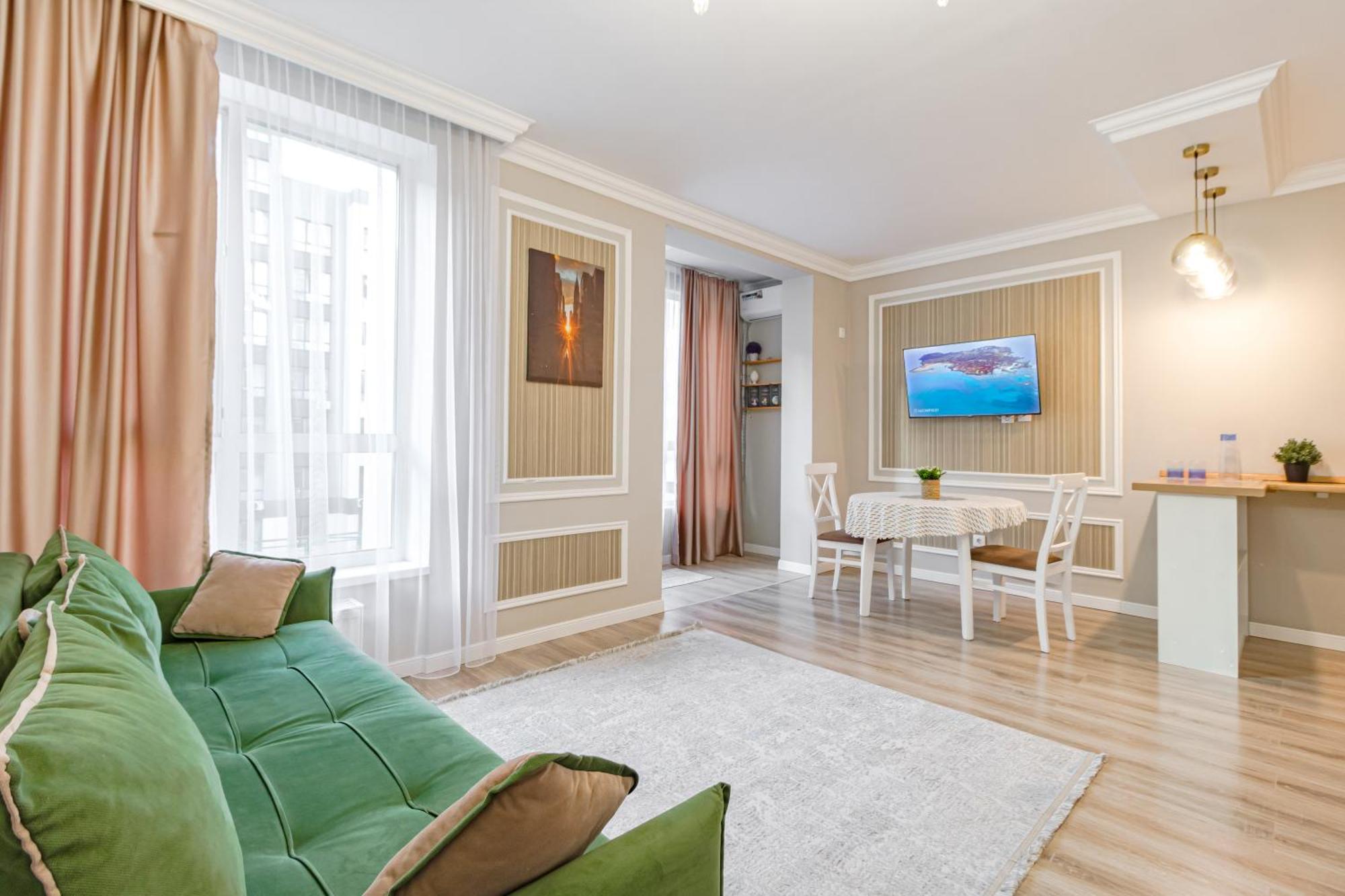 Paris возле триумфальной арки Apartment